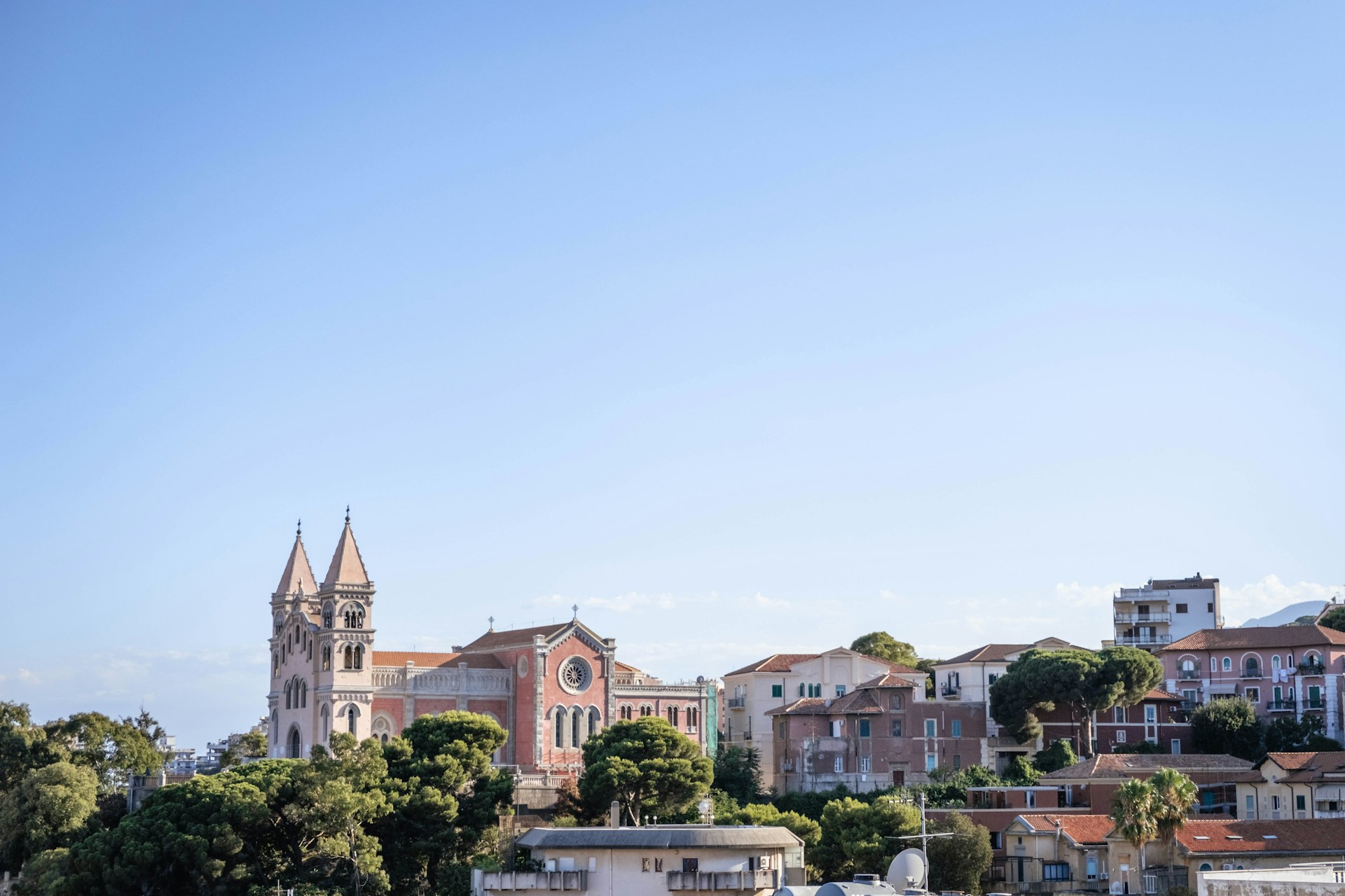 que-visitar-en-messina-sicilia-la-puerta-al-mediterraneo-oriental